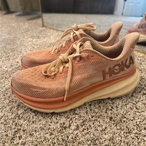 Hoka Clifton 9 Peach Running Shoes
